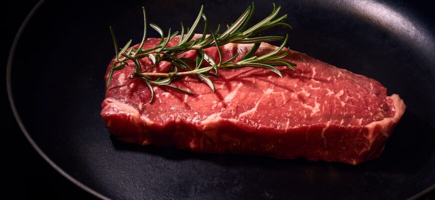 Искусственное мясо в 25 раз сильнее загрязняет окружающую среду, чем натуральное
