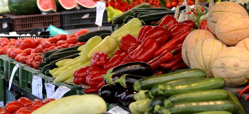 Казахстанцев предупредили о росте цен на овощи из-за ЧП на юге РК