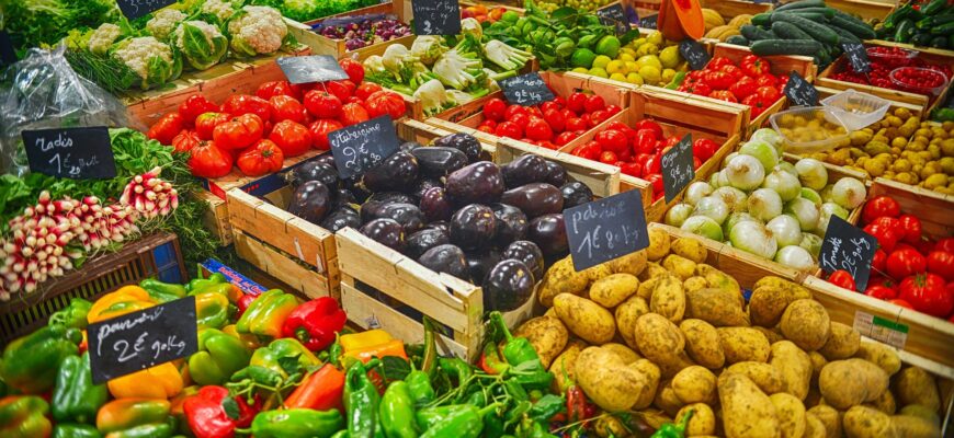 В западно-казахстанских супермаркетах торговали овощами по завышенным ценам
