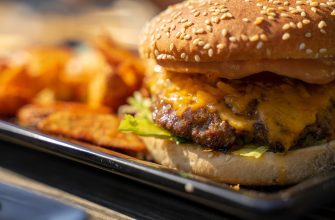 «Вкусно – и точка» сделала официальное заявление по поводу слухов о появлении на казахстанском рынке