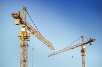 Из-за перегруза в Астане вероятнее всего обломалась секция на кране