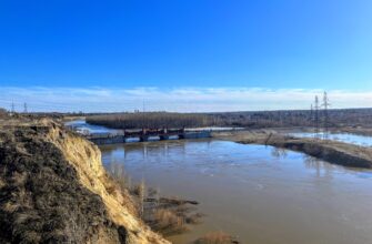 В Петропавловске вода перелилась через трассу международного значения