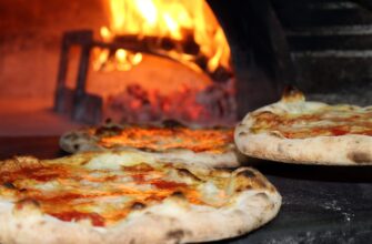 В Италии начали готовить пиццу со сверчками