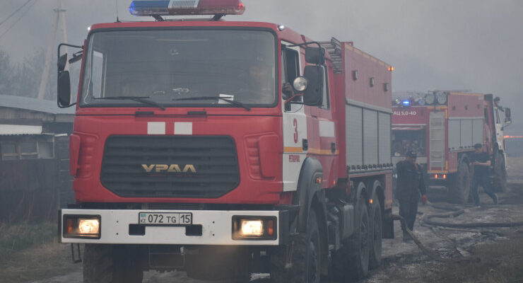 В Петропавловске сгорели 9 домов на Сенной из-за возгорания камыша